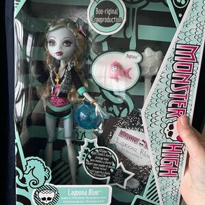 Monster high creeproduction Lagoona doll